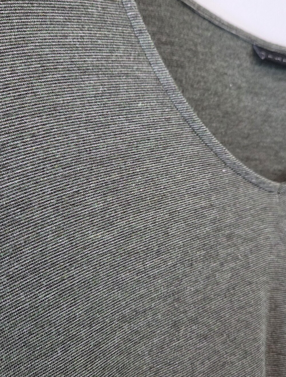 Tahari Olive Green V-Neck Short Sleeve Shirt Size XL - Picture 3 of 5